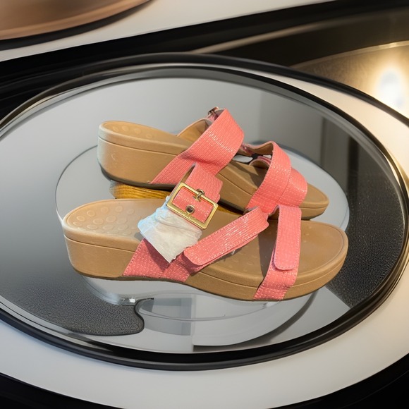 vionic womens sandals size 8 Pink Straps - Picture 1 of 4